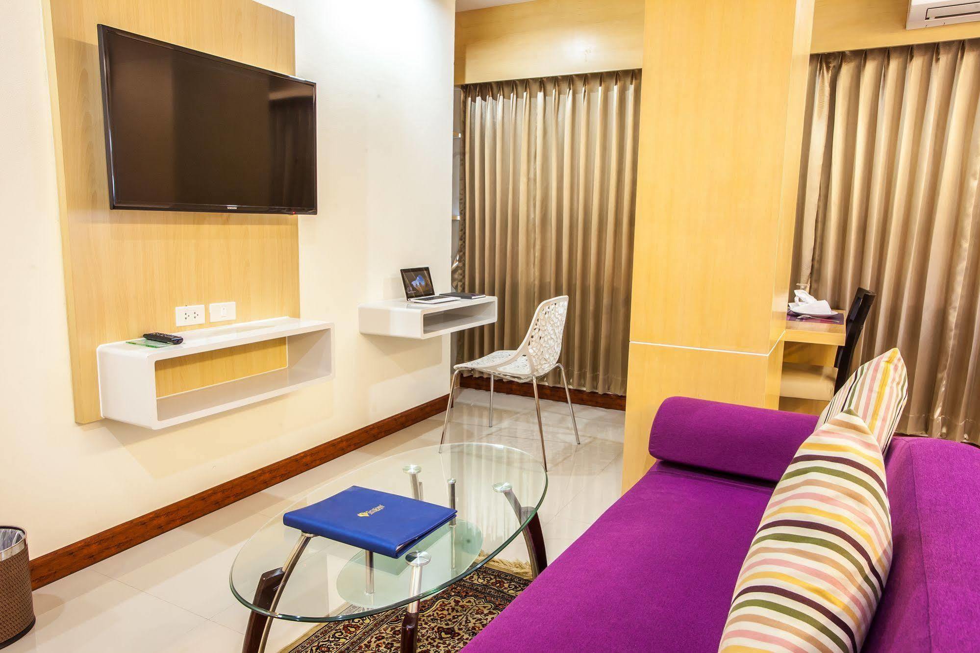 Oyo 234 Tara Grande Hotel & Spa Bangkok Kültér fotó